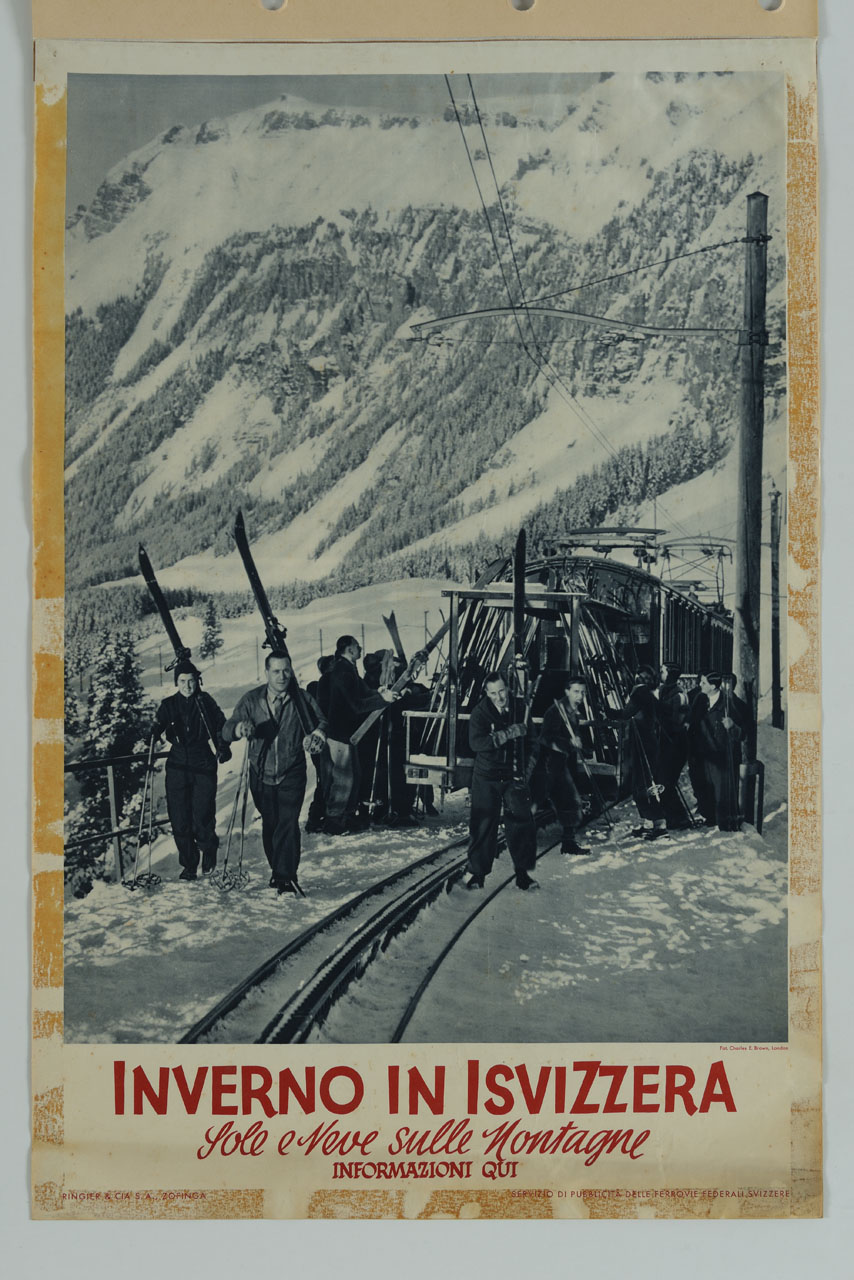 uomini scendono dal treno in montagna con sci (manifesto) di Charles E. Brown - ambito svizzero (XX)