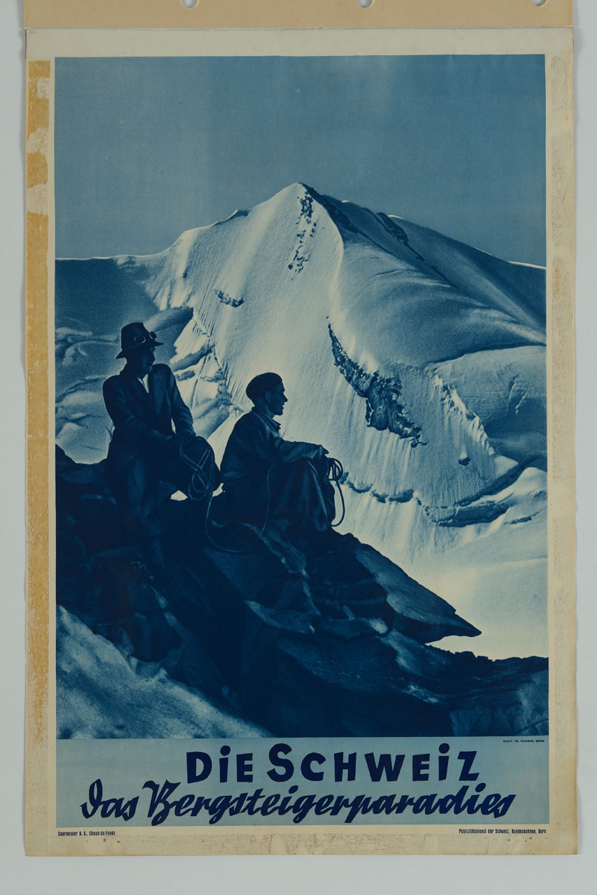 due uomini in montagna contemplano il paesaggio (manifesto) (XX)