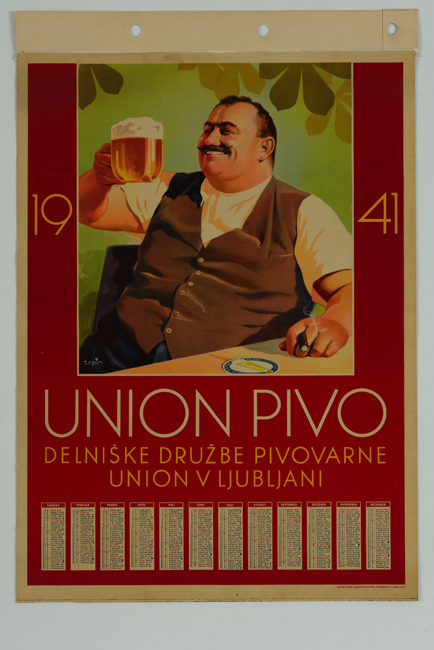 uomo sorridente seduto con sigaro solleva boccale di birra (calendario) di Trpin Janez (sec. XX)