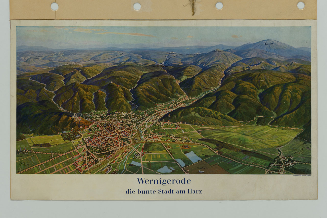 veduta a volo d'uccello della città di Wernigerode e del territorio circostante (manifesto) di Ruep Joseph (sec. XX)