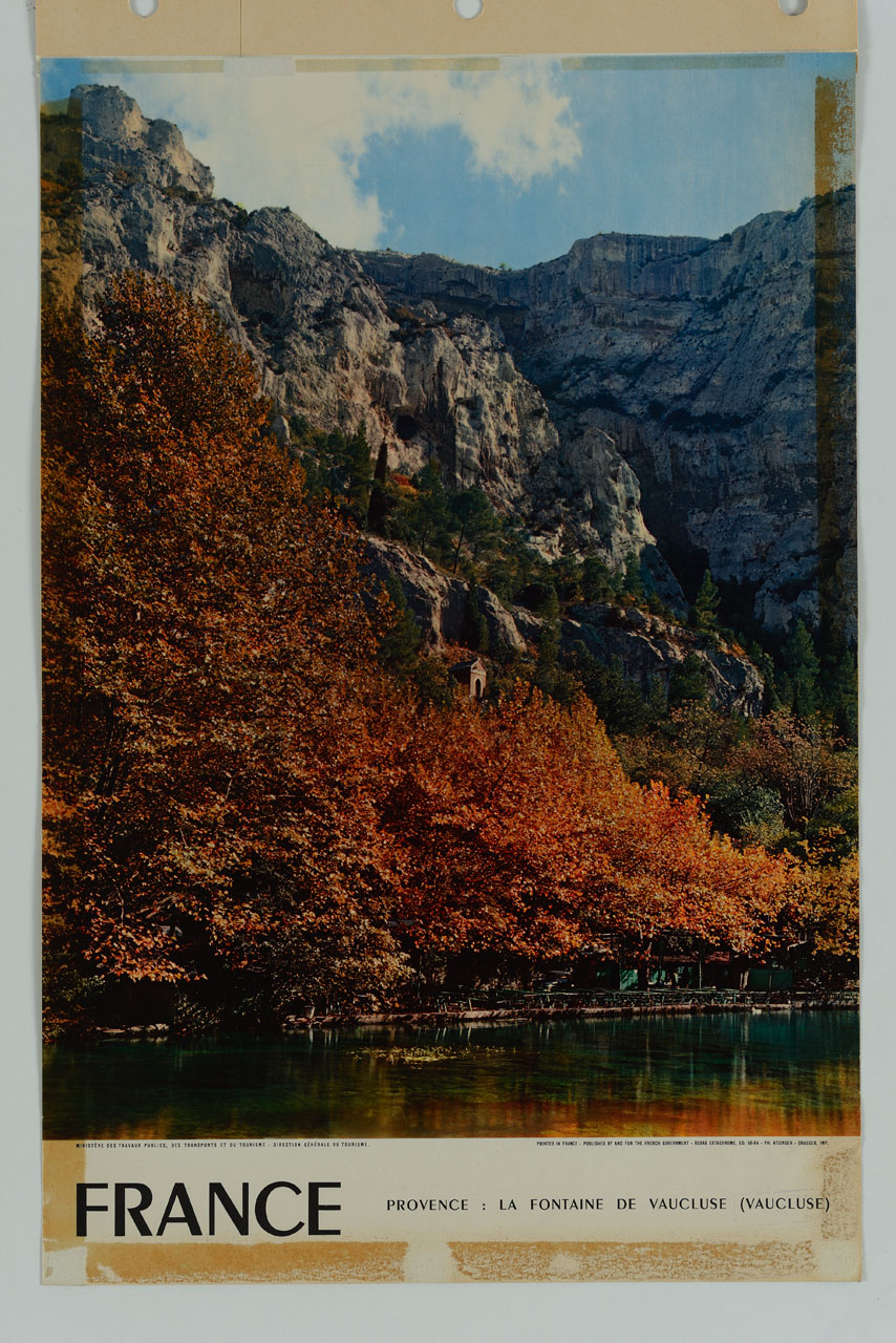 veduta delle montagne sulla Fontaine de Vaucluse in Provenza (manifesto) - ambito francese (sec. XX)