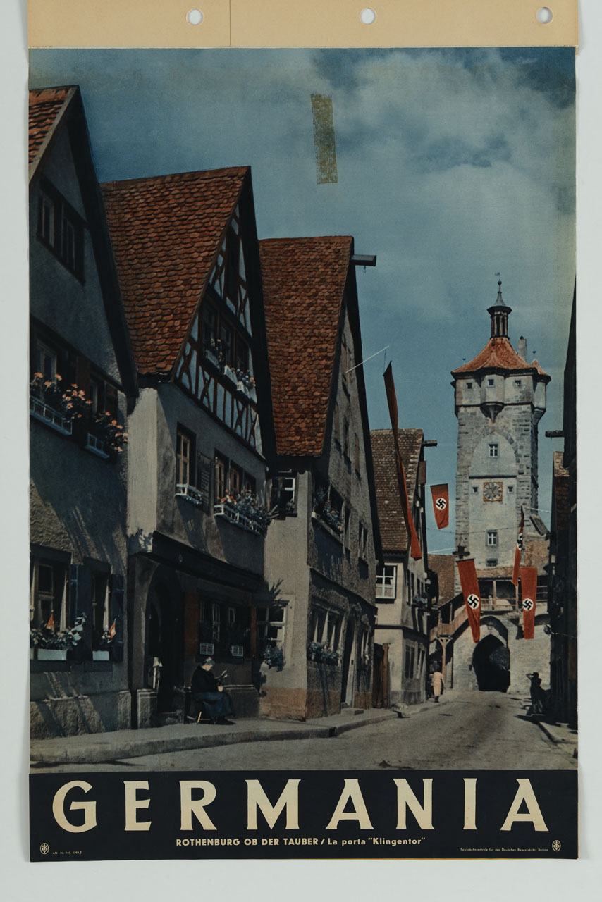 veduta di Rothenburg sulla Tauber con bandiere naziste (manifesto) - ambito tedesco (sec. XX)