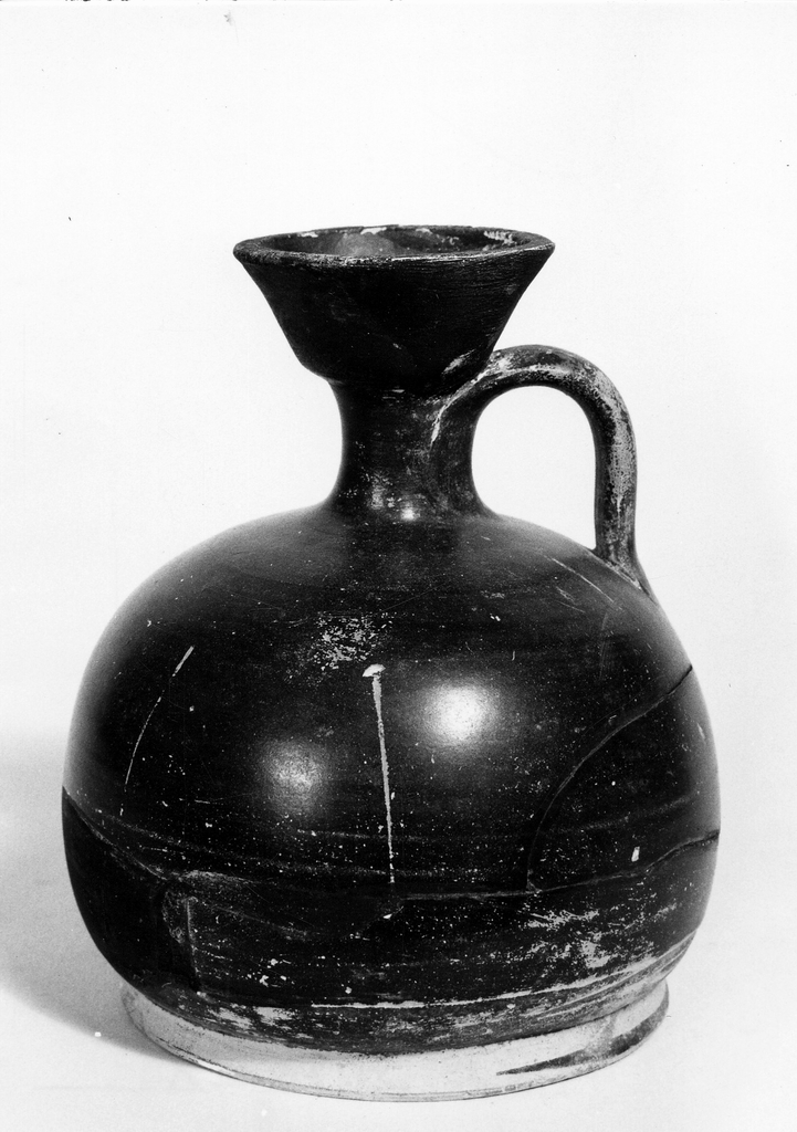 lekythos aryballica - produzione tarantina (sec. IV a.C)