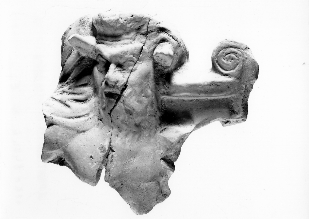 terracotta figurata - officina tarantina (metà sec. IV a.C)