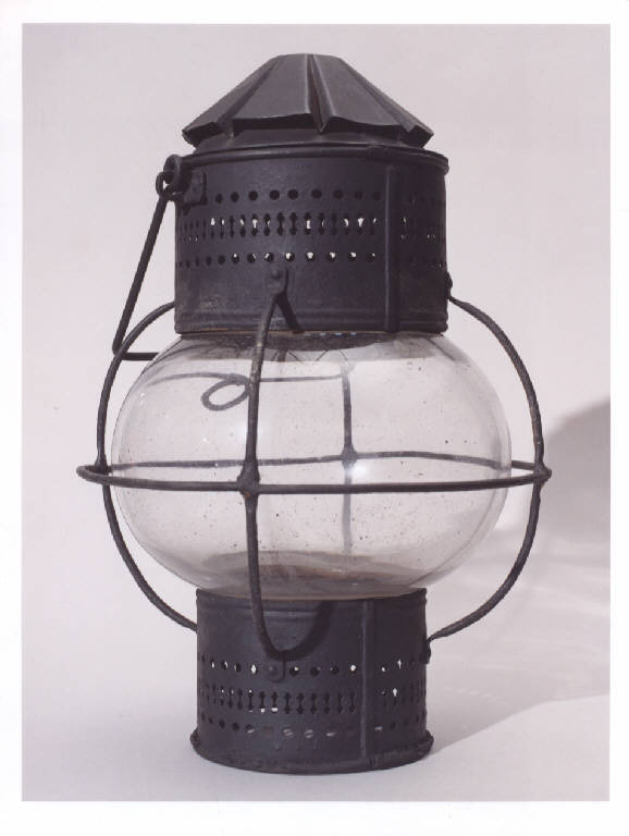 lanterna a petrolio, opera isolata - manifattura italiana (prima metà sec. XX)