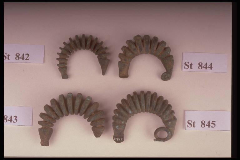 fibula a grandi coste - cultura di Golasecca (sec. VII a.C)