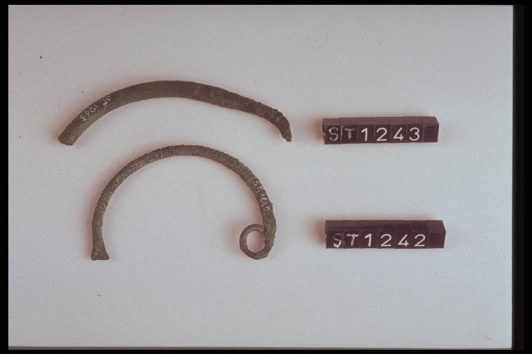 fibula ad arco semplice - cultura di Golasecca (sec. X a.C)