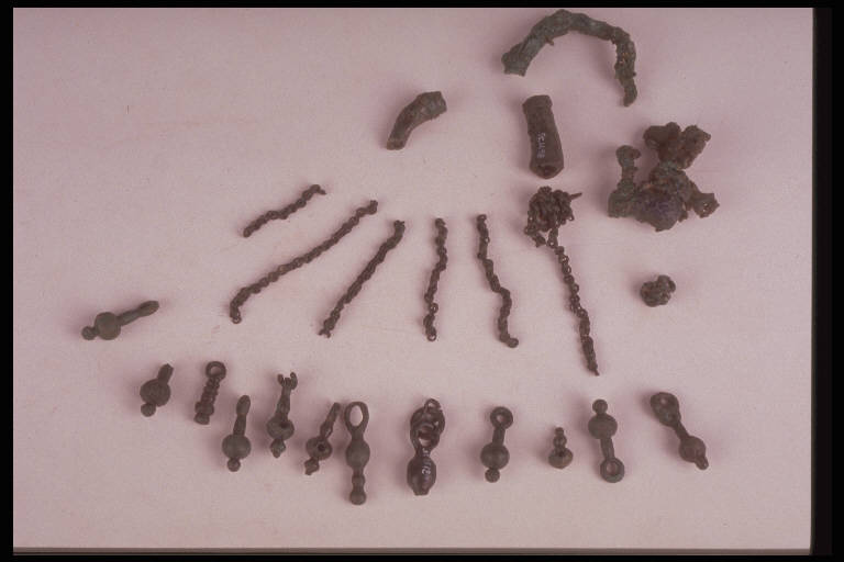 pendaglio, tipo Trezzo - cultura di Golasecca (fine/ inizio secc. VI/ V a.C)