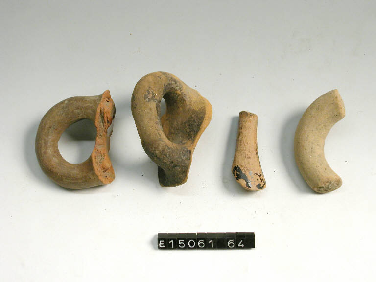 ansa a bastoncello - cultura di Golasecca (secc. VI/ IV a.C)