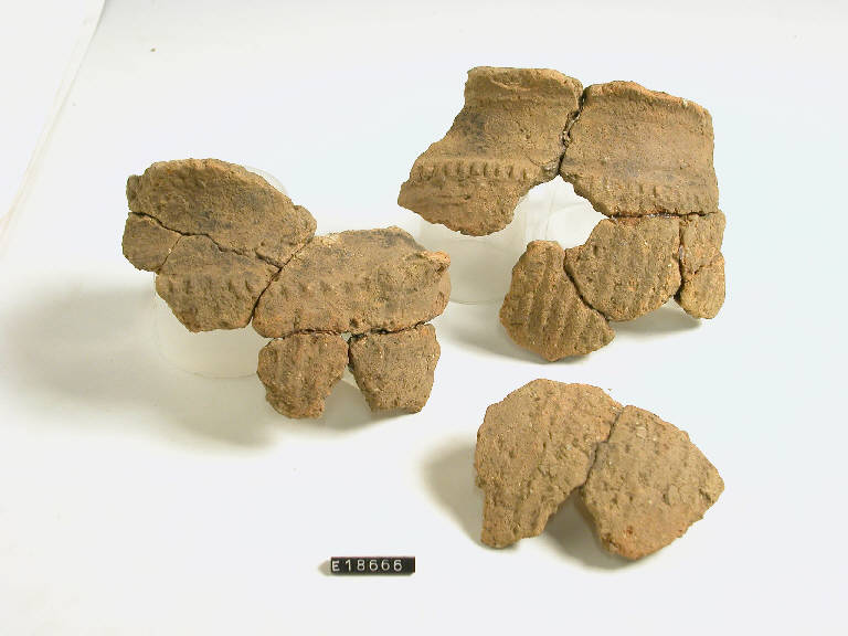 vaso troncoconico - Cultura di Canegrate (sec. XIII a.C)