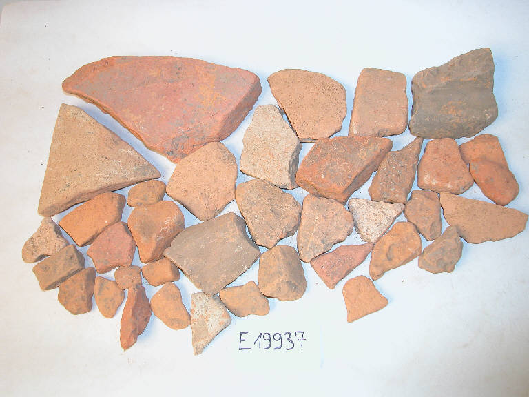 coppi e concotti (frammenti di) - cultura di Golasecca (secc. V/ IV a.C)