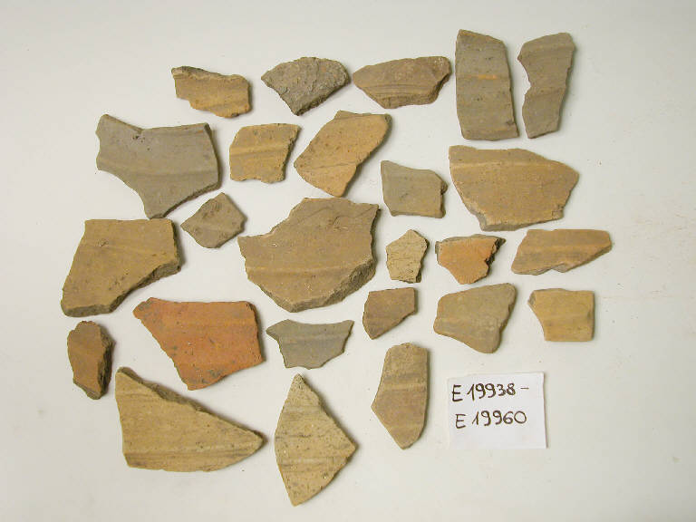 olla (frammenti di) - cultura di Golasecca (secc. V/ IV a.C)