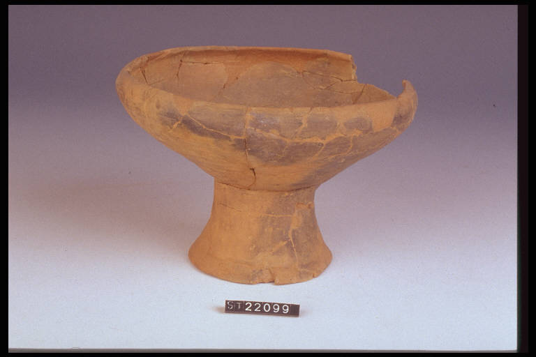 coppa troncoconica - cultura di Golasecca (sec. VII a.C)