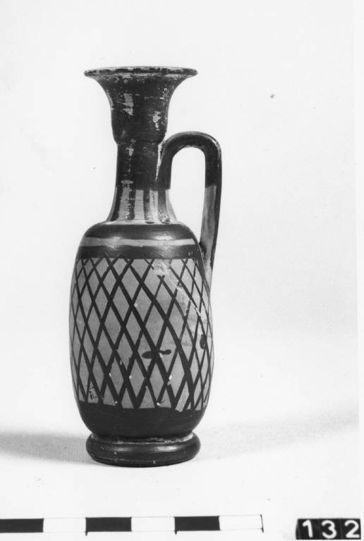 lekythos - ambito apulo (terzo quarto sec. IV a.C)