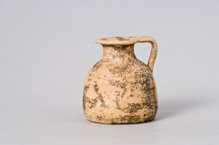 oinochoe, Tipo Morel 5282a1 (fine/ inizio secc. IV/ III a.C)