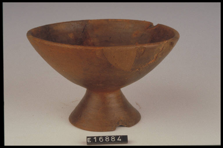 coppa troncoconica - cultura di Golasecca (prima metà sec. VI a.C)