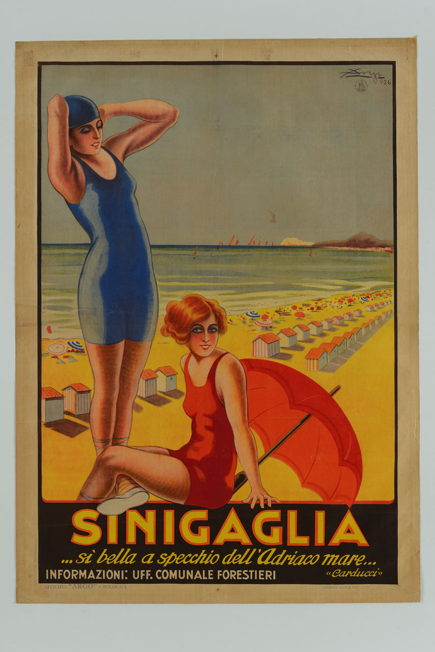 due bagnanti sullo sfondo della spiaggia attrezzata di Senigallia (manifesto) di Argo - Creazione Marche di Pubblicità (sec. XX)