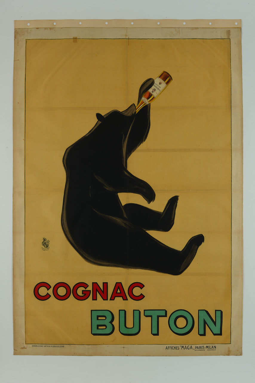 orso seduto beve a collo da una bottiglia di liquore (manifesto) di MAGA (sec. XX)
