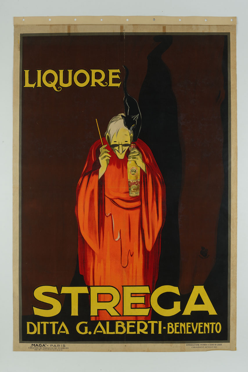 strega anziana vestita di rosso con un gatto nero sulla spalla e una bacchetta e una bottiglia di liquore tra le mani (manifesto) di MAGA (sec. XX)