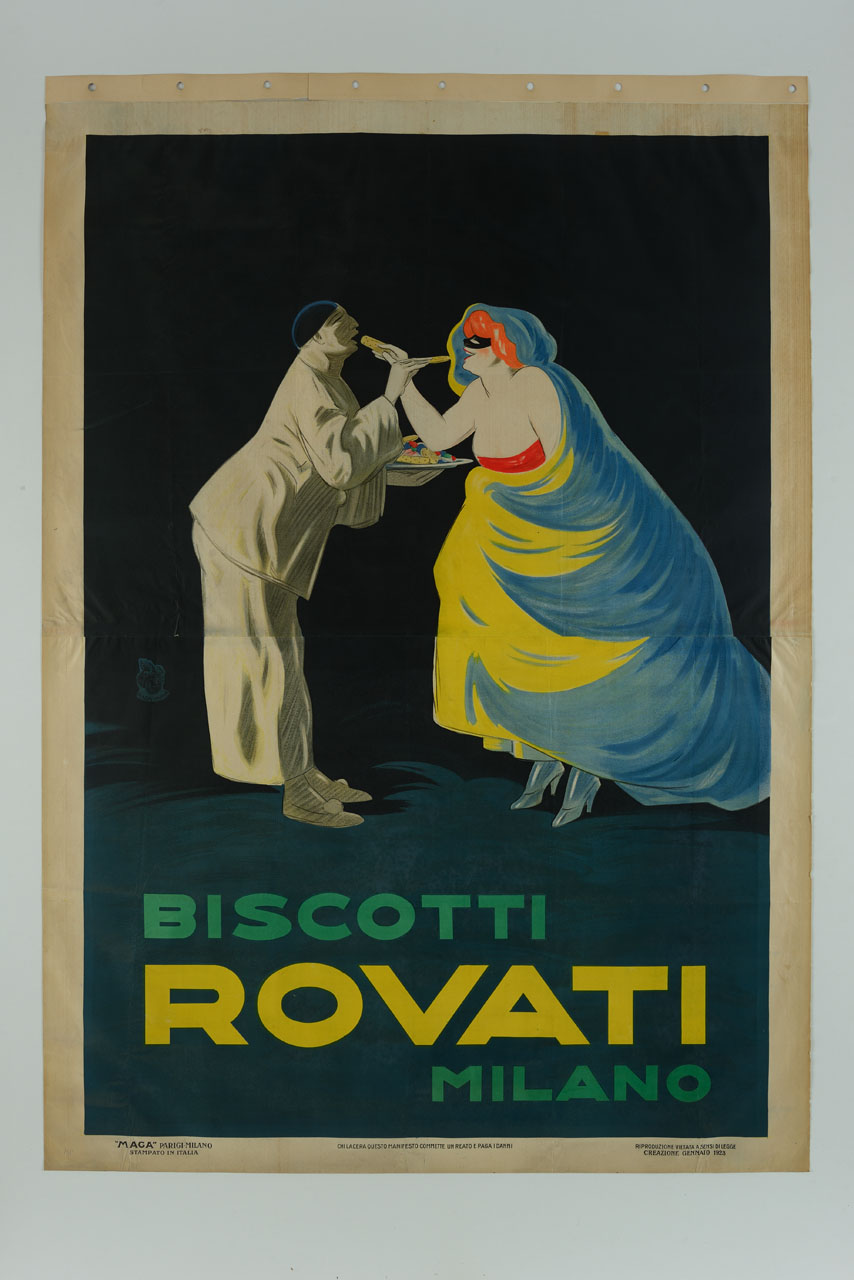 Pierrot e donna in maschera si imboccano vicendevolmente con un biscotto (manifesto, stampa composita) di MAGA (sec. XX)