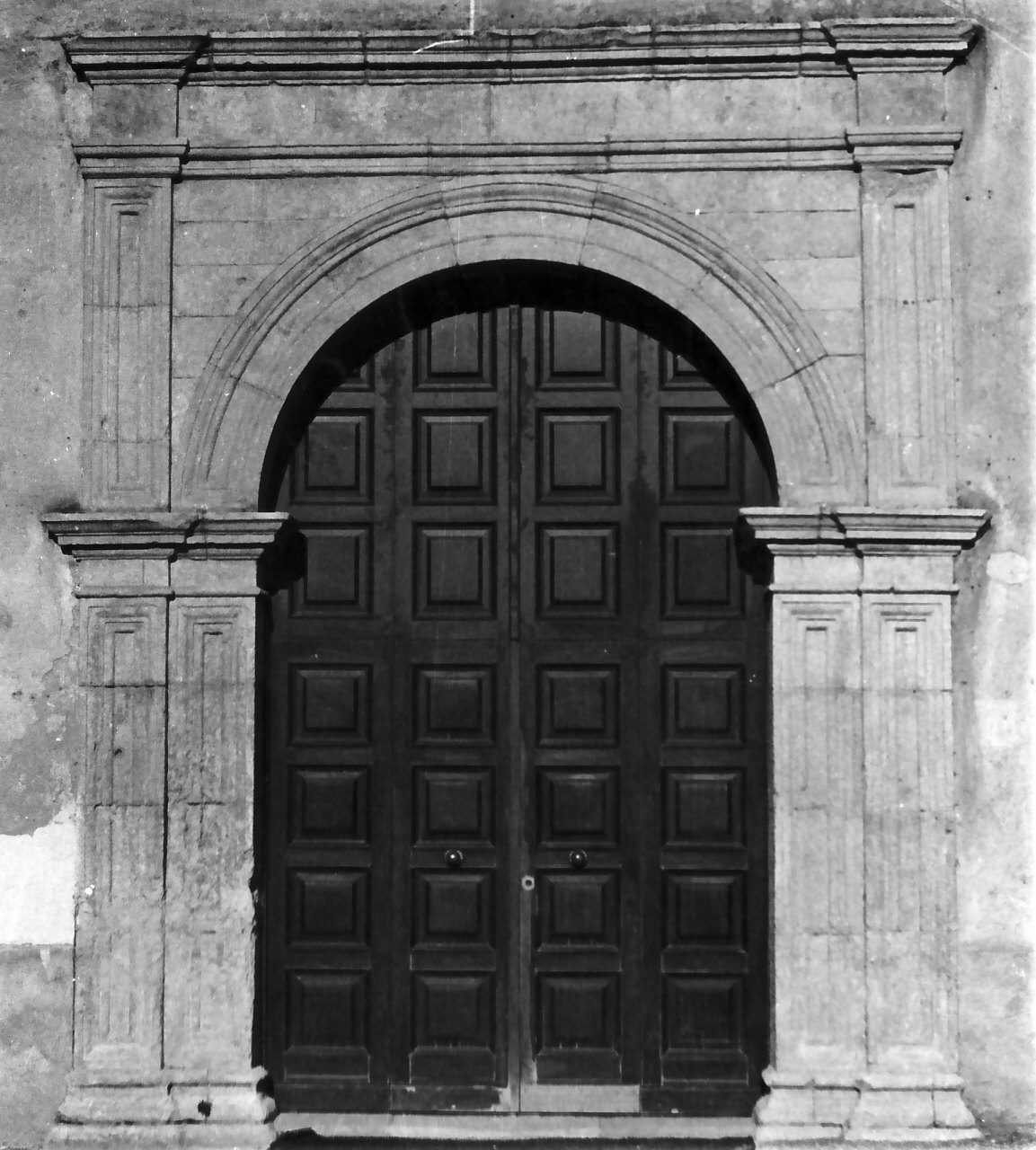 portale - bottega calabrese (fine/ inizio secc. XVI/ XVII)