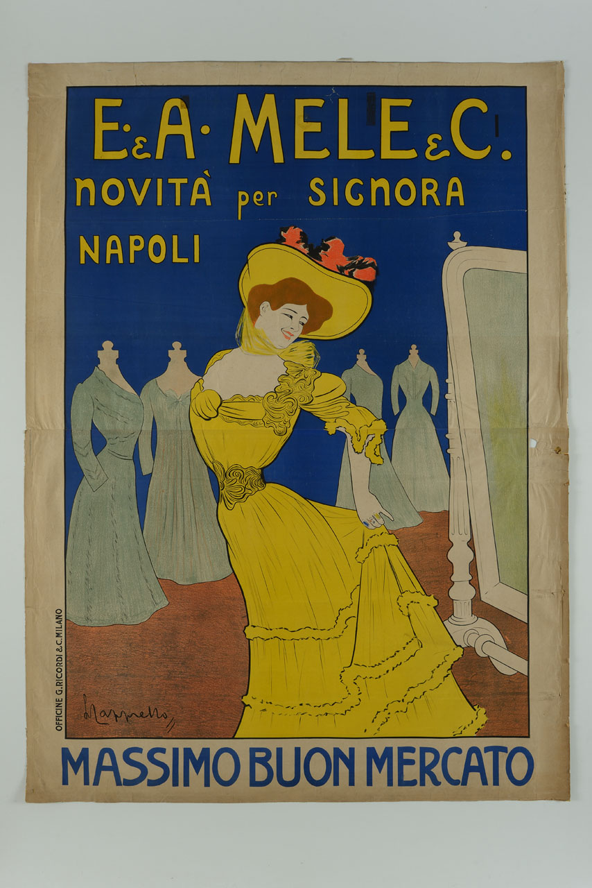 figura femminile con cappello piumato si riflette alla psiche mentre prova un vestito tra manichini (manifesto) di Cappiello Leonetto (sec. XX)