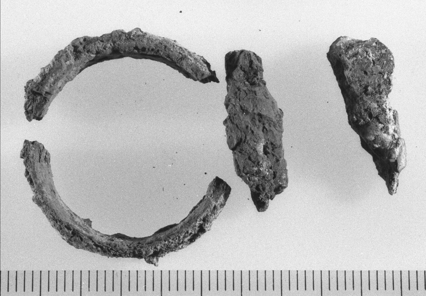 anello/ frammenti (secc. V - IV a.C)