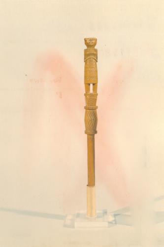 figura femminile (conocchia, conocchie, strumenti da lavoro) - artigianato pastorale (sec. XX prima metà, da 1900 a 1949)