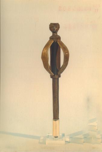 figura femminile (conocchia, conocchie, strumenti da lavoro) - artigianato pastorale (sec. XX, da 1900 a 1999)