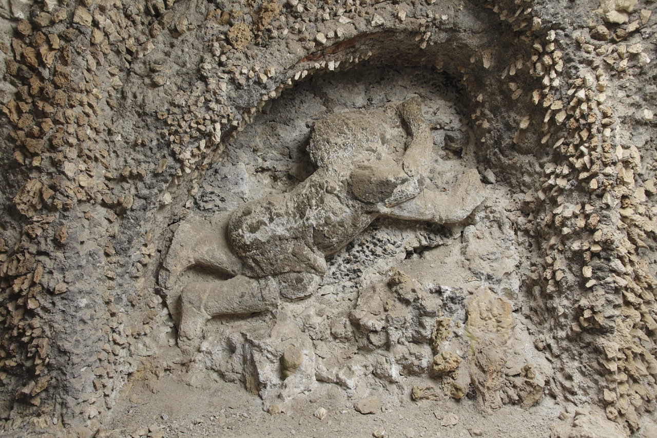 Satiro scopre una ninfa dormiente (rilievo, elemento d'insieme) di Ghinucci Tommaso (attribuito) (sec. XVI)