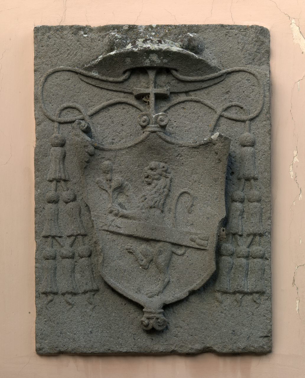 stemma cardinalizio di Alessandro Peretti Montalto (rilievo, opera isolata) - manifattura Lazio settentrionale (ultimo quarto sec. XVI)