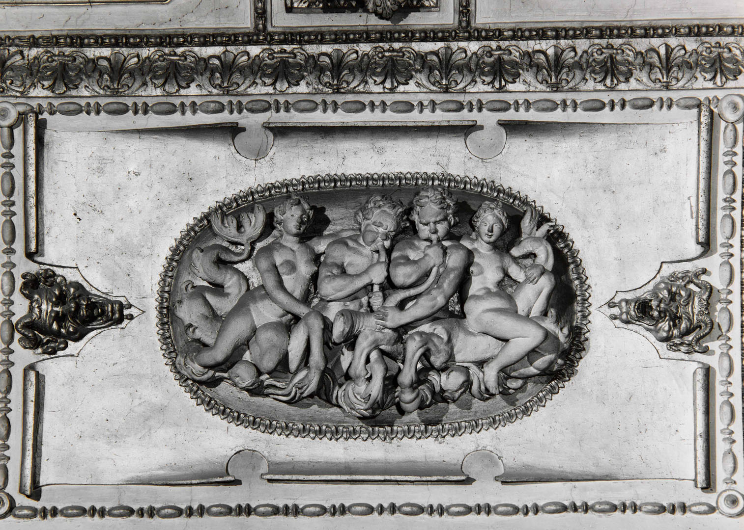 Tritoni e Nereidi (decorazione plastica) di Bonaccorsi Pietro detto Perin del Vaga (e aiuti) (sec. XVI)