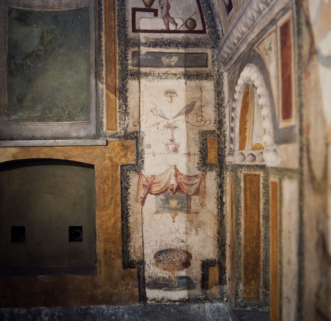 Braciere (dipinto murale) di Pippi Giulio detto Giulio Romano, Giovanni da Udine detto Giovanni Ricamatore (sec. XVI)