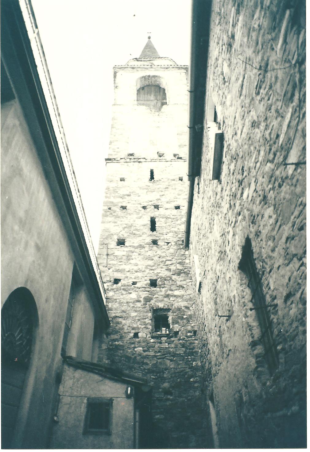 Campanile della vecchia Chiesa di S. Giovanni (campanile) - Bettola (PC) 