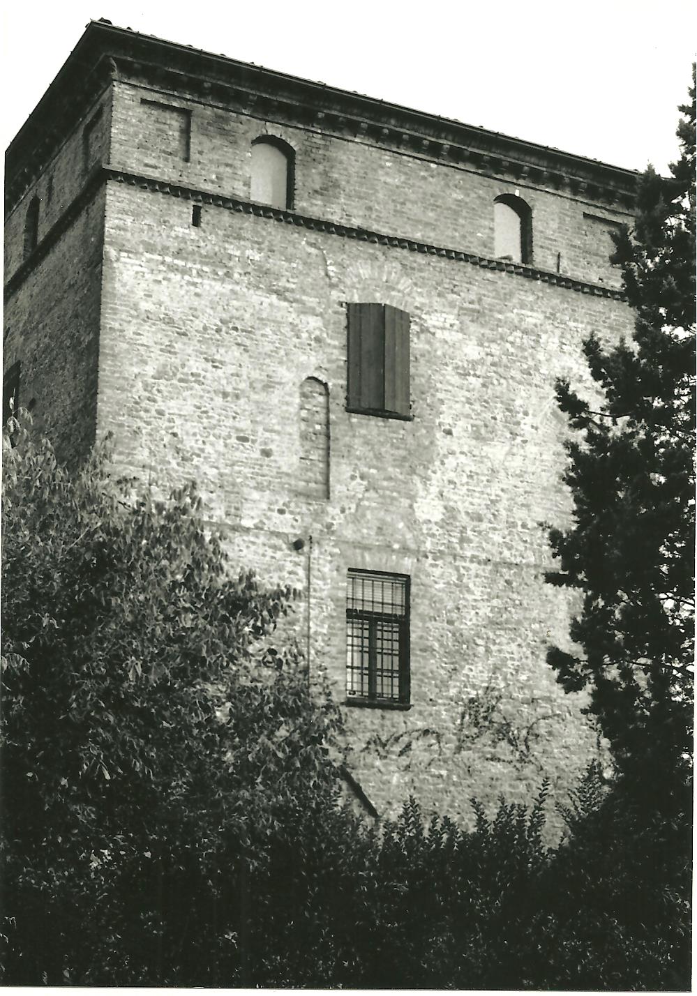 Torrione Binelli (casa, torre) - Fiorenzuola d'Arda (PC) 