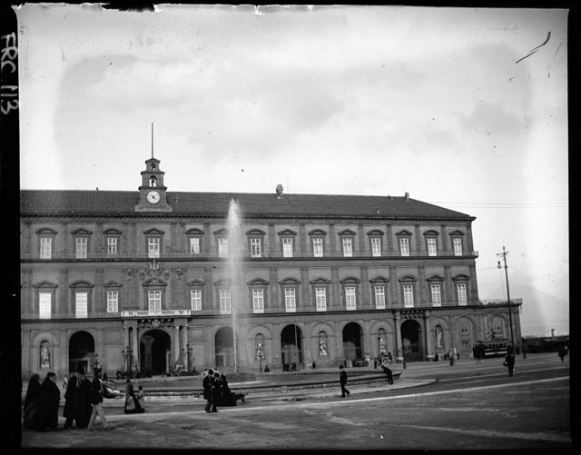 Napoli - Palazzo Reale (negativo) di Rossi, Giovanni Battista (XX)