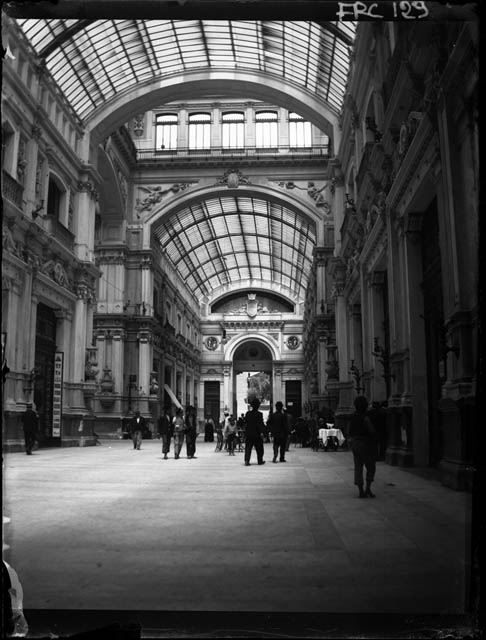 Napoli - Galleria - interno (negativo) di Rossi, Giovanni Battista (XX)