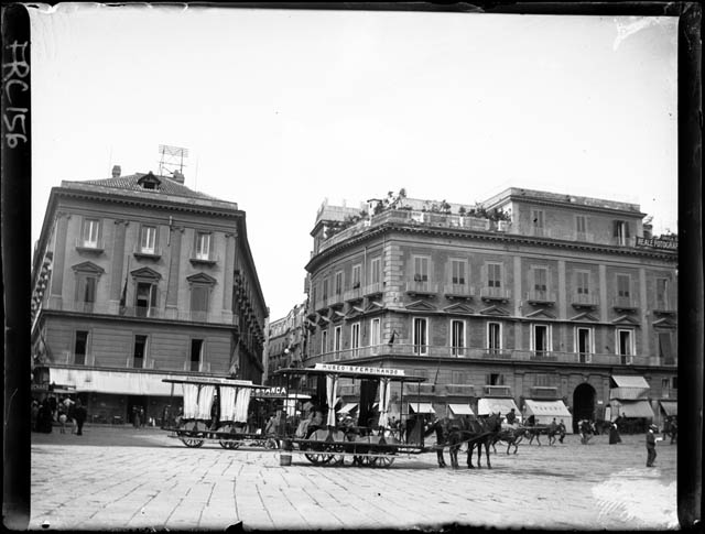 Napoli - piazza Trieste e Trento - già S. Ferdinando (negativo) di Rossi, Giovanni Battista (XX)