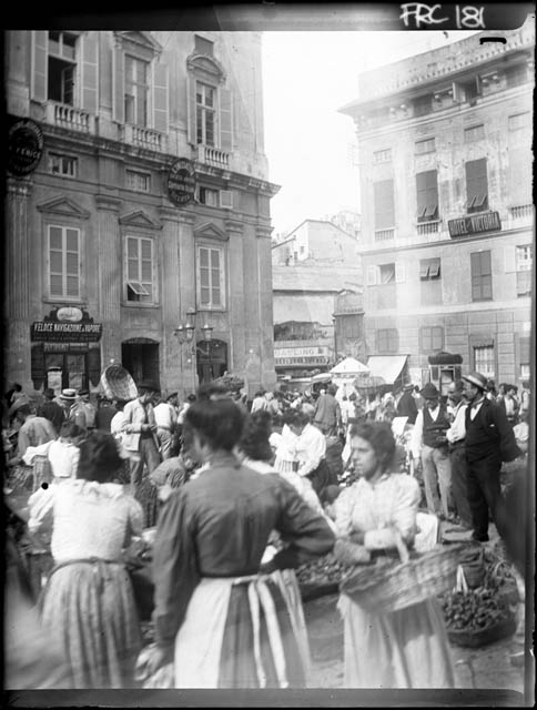 Genova - mercato in piazza (negativo) di Rossi, Giovanni Battista (XX)