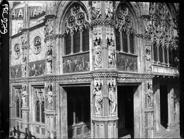 Parigi - Esposizione Universale del 1900 - padiglione d'Italia - particolare del fregio dipinto (negativo) di Rossi, Giovanni Battista (XX)