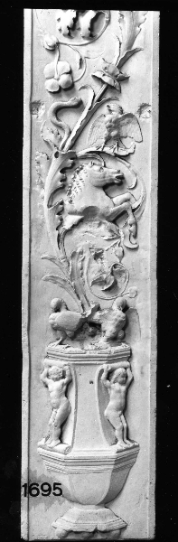 motivi decorativi a candelabra con putti, uccelli, girali, testa di cavallo (calco) di Lelli Oronzio (bottega) (sec. XIX)