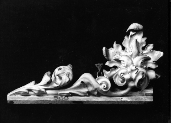 motivi decorativi vegetali (cornice architettonica, elemento d'insieme) di Lelli Luigi (bottega) (secc. XIX/ XX)