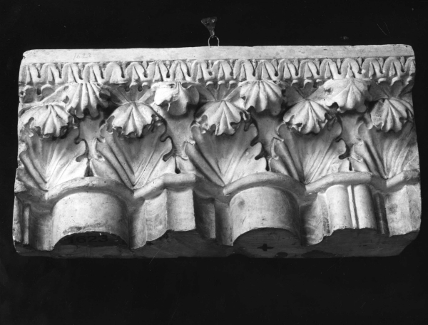motivi decorativi con foglie di fico (calco) di Campi Carlo (bottega) (secc. XIX/ XX)