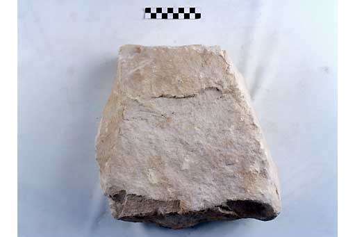 STELE/frammento - produzione daunia (secc. VII/ V a.C)