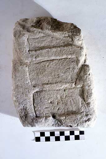 STELE/frammento - produzione daunia (secc. VII/ V a.C)