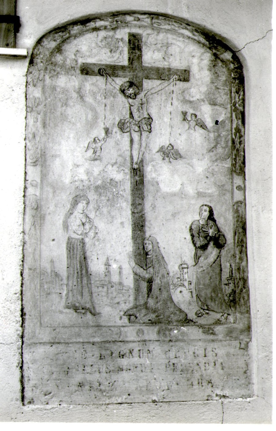 Crocifissione e paese sullo sfondo (dipinto murale, opera isolata) - N.R (XIX)