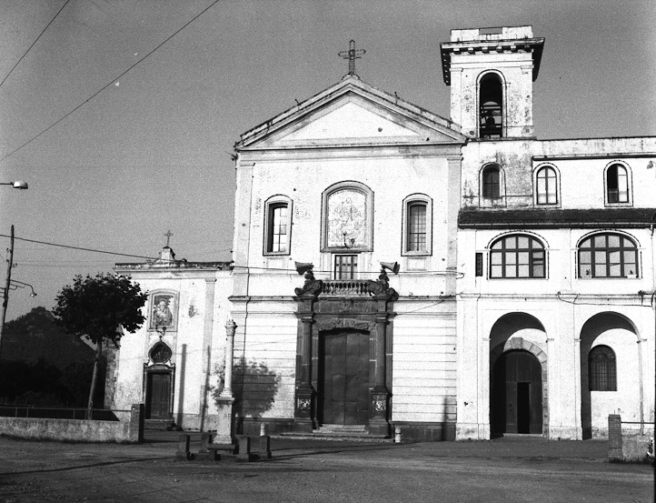 Chiesa S.Maria degli Angeli - facciata (negativo) di Francesco "Cicciotto" Caso (seconda metà XX)