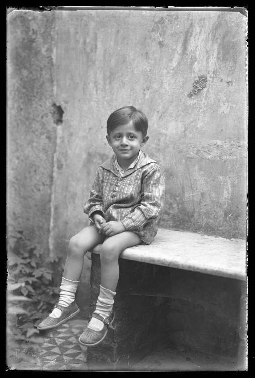 Ritratti fotografici - Fanciulli (negativo) di Carlo Armenio Angrisani (prima metà XX)