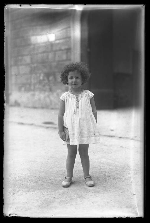 Ritratti fotografici - Fanciulli (negativo) di Carlo Armenio Angrisani (prima metà XX)