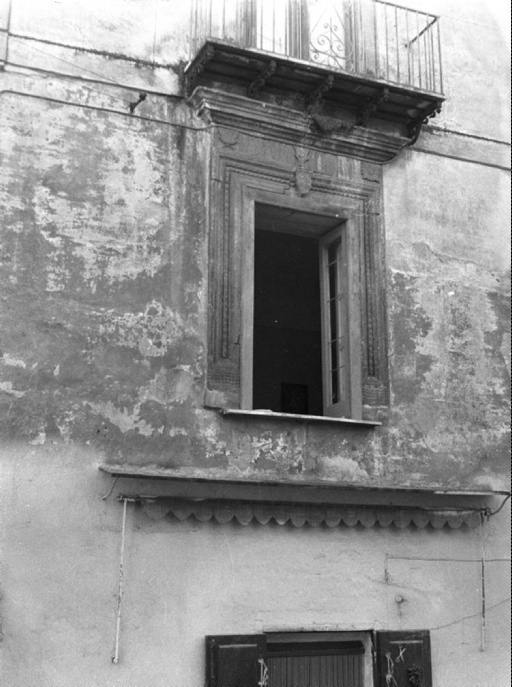 finestre - elementi architettonici (negativo) di Francesco "Cicciotto" Caso (seconda metà XX)